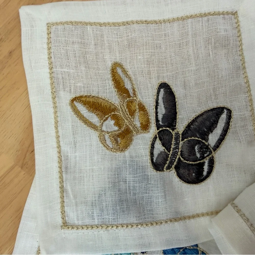 Kim Seybert White Cocktail Napkins with Multicolor Embroidered Butterflies - Picture 7 of 12